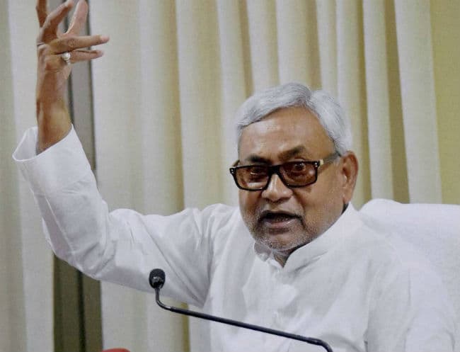 बिहार विधानसभा चुनाव : लालू ने किया नाम का प्रस्ताव और मुलायम ने की घोषणा, नीतीश होंगे सीएम पद के उम्मीदवार