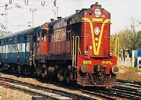 ट्रेन टिकट कन्फर्म नहीं होने पर विमान से यात्रा करवायेगी रेलवे