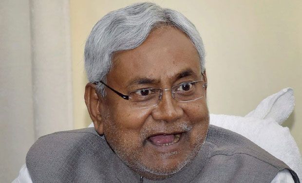 जम्मू-कश्मीर में आइएसआइएस का झंडा लहराए जाने पर नीतीश ने साधा पीएम पर निशाना, कहा- ‘56 इंच सीना’ का क्या हुआ