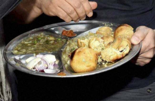 बिना पेंट्रीकार वाले ट्रेनों में खाना उपलब्ध करायेगी IRCTC