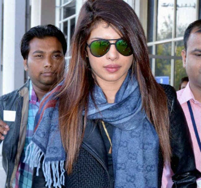 जानें क्यों शाहरुख की ”दिलवाले” की रिलीज को लेकर नाखुश है प्रियंका