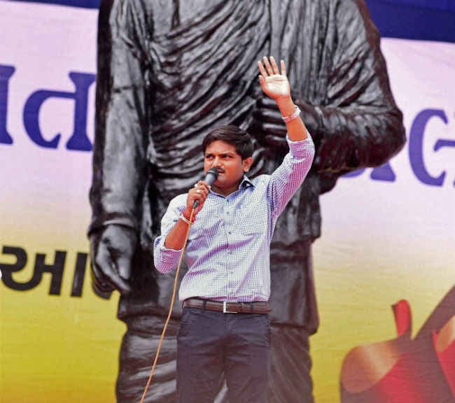 अहमदाबाद में फिर भडकी हिंसा, हार्दिक पटेल के समर्थन में गुजरात जाने को तैयार JDU