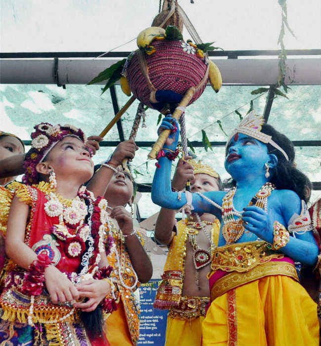 जन्माष्टमी आज, देशभर में मनाया जा रहा है भगवान श्रीकृष्ण का जन्मोत्सव