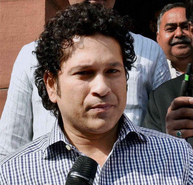 खेलों ने मुझे गिरकर अपने पैरों पर दोबारा खड़ा होना सिखाया : सचिन तेंदुलकर