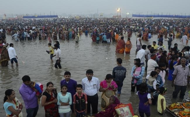 बिहार में छठ पूजा कार्यक्रम के दौरान सात बच्चे डूबे