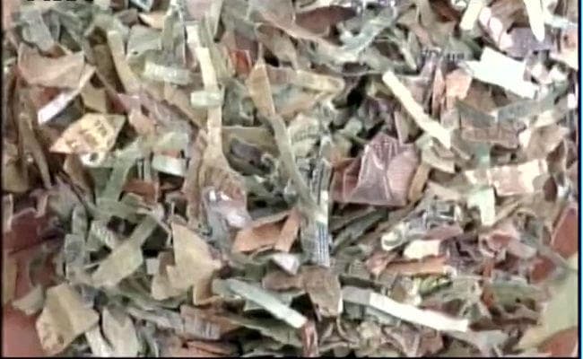 नोट बंद करने के फैसले के बाद बरेली में जलाये गये 500-1000 के नोट