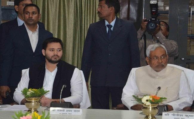 शराबबंदी : सीएम नीतीश ने सर्वदलीय बैठक के दौरान विभिन्न दलों की राय सुनी