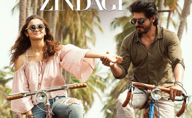 SRK-आलिया की ”डियर जिंदगी” की अच्छी शुरुआत, भारत में कमाए 8.57 करोड़, USA में…