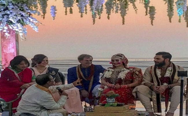 युवराज की शादी में पहुंचे विराट-अनुष्का, वायरल हुआ शादी का वीडियो