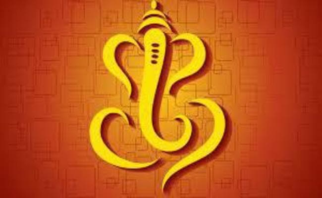 VIDEO : कनैल के पेड़ पर उतर आये भगवान गणेश, उमड़ पड़ी भीड़