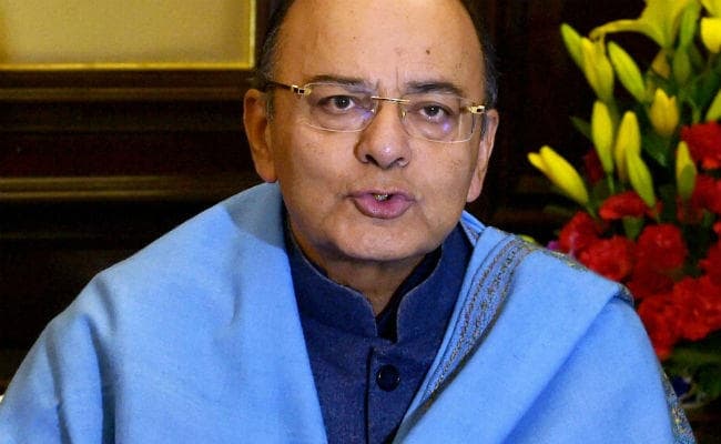 रेलवे के कुछ क्षेत्रों को छोड़कर बाकी कामों की आउटसोर्सिंग के पक्ष में हैं अरुण जेटली