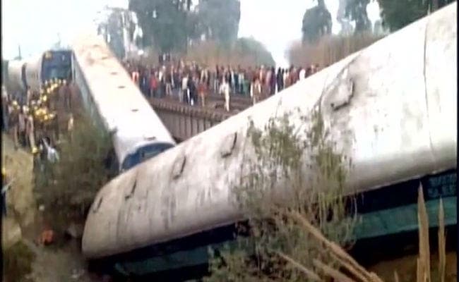 कानपुर: ट्रेन के 15 डिब्बे पटरी से उतरे, 2 की मौत, VIDEO में देखें दर्दनाक हादसा