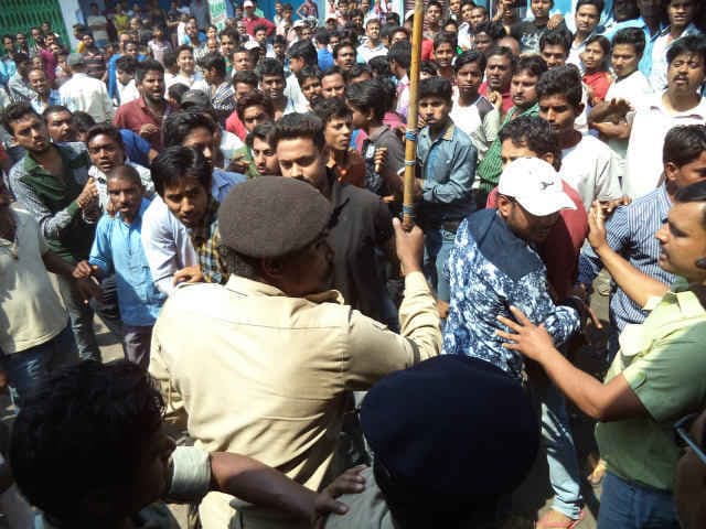 एक फेसबुक पोस्ट ने इलाके में पैदा कर दिया तनाव, डीएसपी घायल