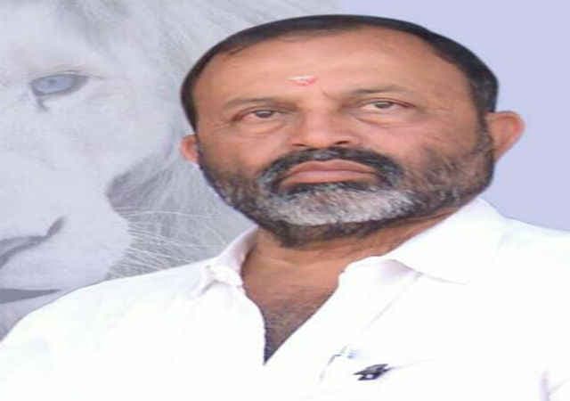 बुजुर्ग व्यक्ति को ‘लात” मारते कैमरे में कैद हुए भाजपा सांसद