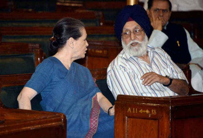 आईपीएल एक ‘तमाशा”, बीसीसीआई भारतीयों को क्रिकेट की ‘जोम्बीज” बना रहा है : गिल