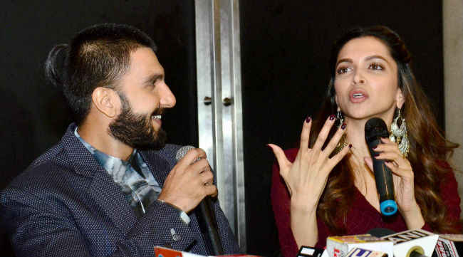 क्या रणवीर-वाणी के किस के बाद असुरक्षित महसूस कर रही हैं दीपिका? देखें वीडियो
