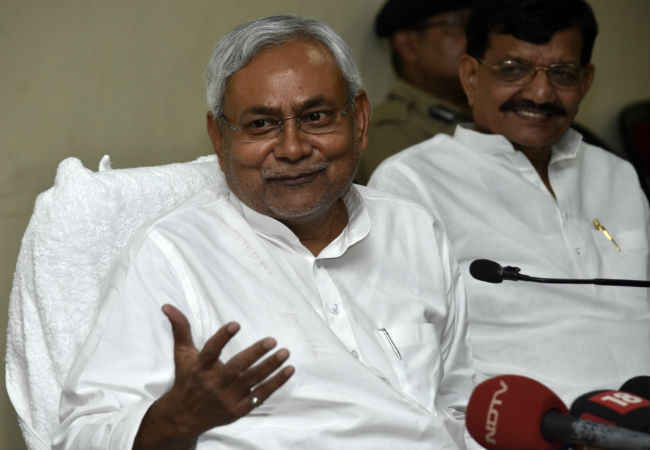 बिहार में शराबबंदी पर बोले सीएम नीतीश, हम रहेंगे या फिर शराबखोरी करनेवाले