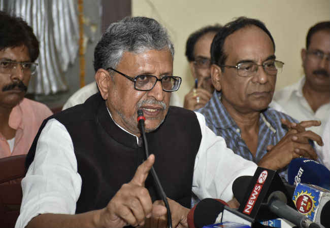 नीतीश कुमार देश घूमना बंद कर बिहार पर ध्यान दें : सुशील मोदी