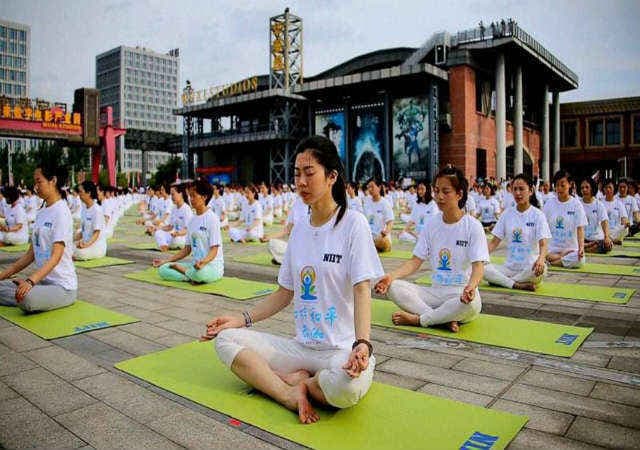 लंदन से लेकर मेलबर्न तक रही योग दिवस कार्यक्रम की धूम