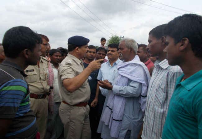 बिहार : बेगूसराय में सड़क हादसे में मासूम छात्र की दर्दनाक मौत, विरोध में NH- 28 जाम