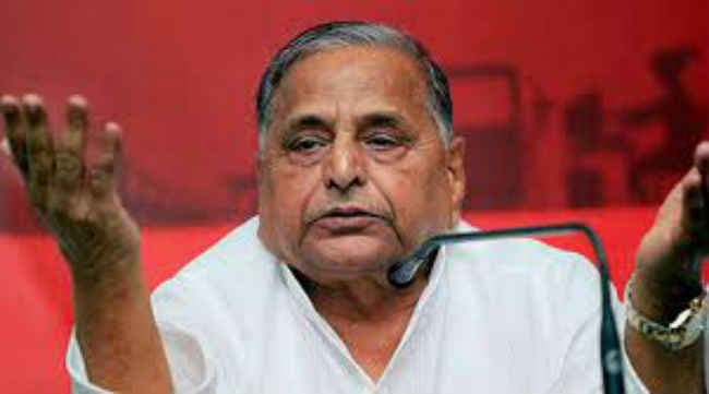 मुलायम ने लगायी अखिलेश को फटकार, सपा में कौमी एकता दल के विलय के संकेत दिये