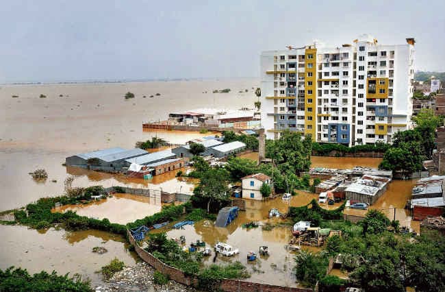 बिहार में बाढ़ का कहर : सेना अलर्ट पर, CM नीतीश ने संभाली कमान