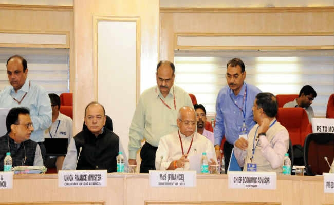 GST पर बड़ी राहत, सरकार ने ज्वेलर्स और छोटे कारोबारियों को दी दिवाली गिफ्ट