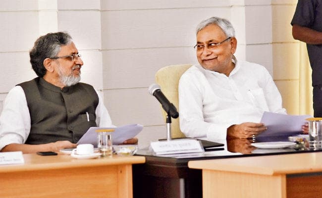 BIHAR : ..जब सीएम ने साधा शरद पर निशाना, कहा, परिवारवाद के पिछलग्गू बन गये शरद