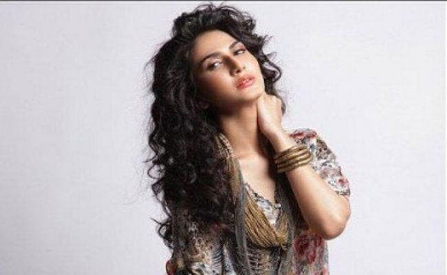 रणवीर के बाद अब इस अभिनेता संग इश्क लड़ायेंगी वाणी कपूर