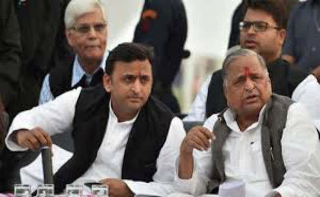 कम हो रही है पिता- पुत्र की दूरियां, बोले अखिलेश- भाजपा ने पत्थर हटाये, तो हम सरकार हटा देंगे