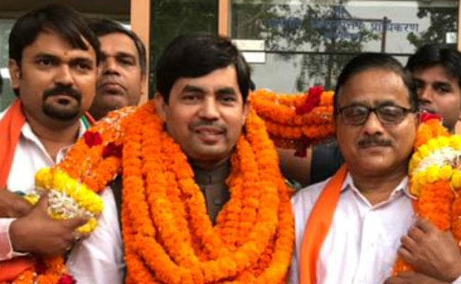 कम्युनिस्टों और माओवादियों में कोई अंतर नहीं : शाहनवाज