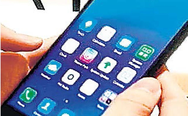Jharkhand : मोबाइल के प्रति बढ़ रही दीवानगी, हर घंटे होता है 15.3 लाख रुपये का कारोबार