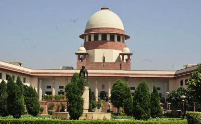 सुप्रीम कोर्ट ने नेताओं पर दर्ज मामलों का मांगा ब्यौरा, केंद्र ने विशेष अदालत गठन का किया समर्थन