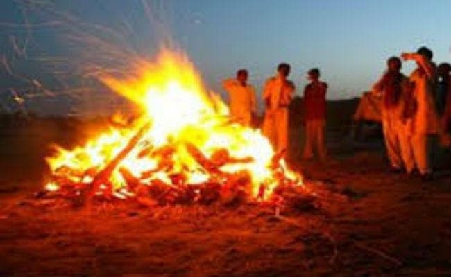 बेटियों के कंधे पर निकली ”गुटखा किंग” हरिभाई लालवानी की शव यात्रा