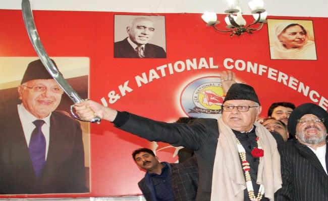 POK पर दिये बयान पर अड़े अब्दुल्ला, बोले- अब और कितने पाकिस्तान बनाओगे ?