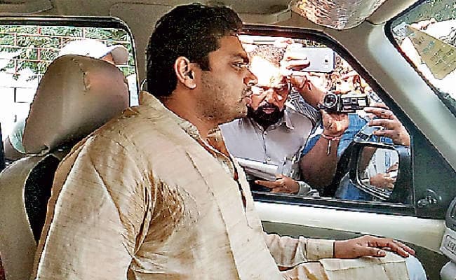 झारखंड : फेसबुक पोस्ट, बना बवाल का कारण, हटाये गये गोड्डा एसपी गृह सचिव करेंगे जांच