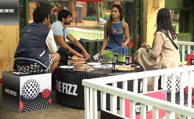 Bigg Boss 11: November 20: विकास के गेम में फंसी हीना खान, बंदिगी ने अपने ”प्यार” को बचाया