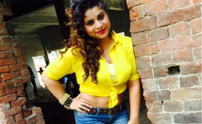 ”सिंघम” के नाम पर एेसा काम कर बुरी फंसी यह सुंदरी, सफाई में कही यह बात…!