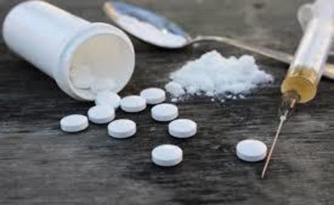 नशे के लिये नासूर बनता बिहार, शराबबंदी के बाद गांजा-चरस और सांप के जहर का बढ़ा बाजार नशे के लिये नासूर बनता बिहार, शराबबंदी के बाद गांजा-चरस और सांप के जहर का बढ़ा बाजार