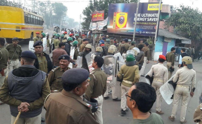 शौर्य दिवस पर निकाले गये जुलूस पर हमला, झरिया में माहौल गरमाया, चप्पे-चप्पे पर पुलिस तैनात