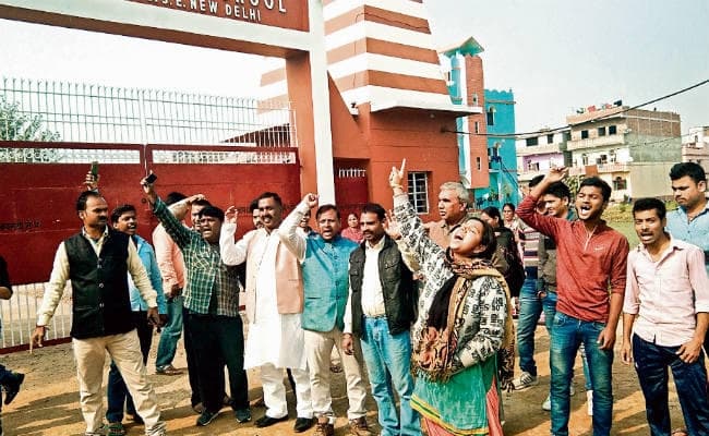 बिहार होली क्रॉस स्कूल यौन शोषण मामला :शिक्षा विभाग ने की 3 घंटे पड़ताल, खंगाला CCTV फुटेज, जानें क्या मिला
