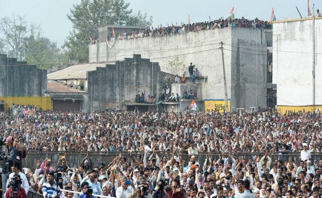 गुजरात चुनाव मैदान में हैं 397 करोड़पति, जानें कुछ खास बातें
