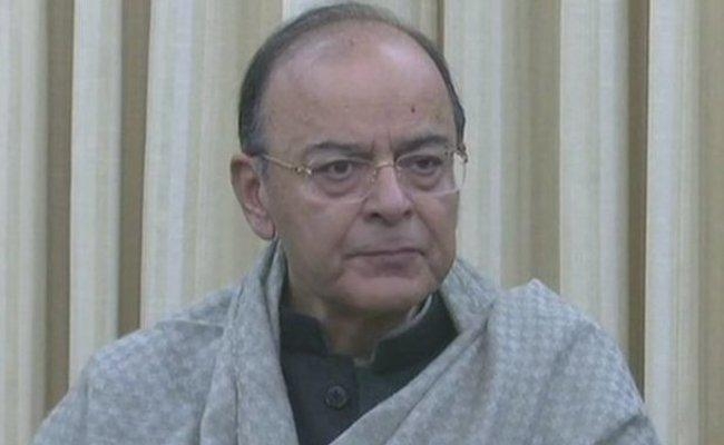 मोदी की आलोचना पर सरकार ने मनमोहन को लिया आड़े हाथ, पाक राजनयिकों के साथ बैठक पर उठाये सवाल