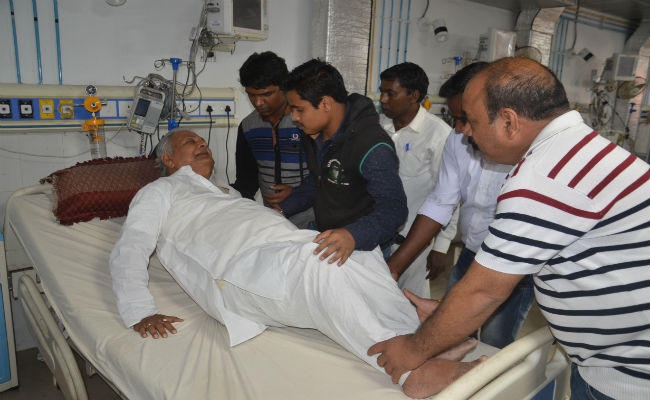 धनबाद : न्यायिक हिरासत में अस्पताल से सात घंटे गायब रहे समरेश, छह पुलिसकर्मी निलंबित