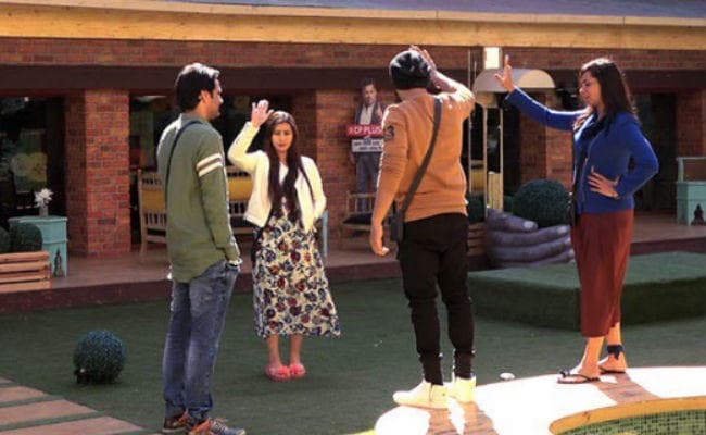 Bigg Boss 11: शिल्पा शिंदे और अर्शी के बीच हुई तीखी बहस, बिग बॉस ने सुना दिया ये फैसला