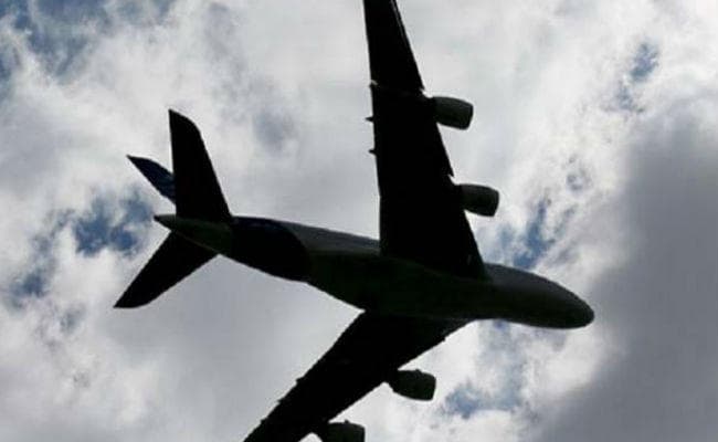 क्रिसमस और नये साल पर दो से ढाई गुने महंगे हो गये एयर टिकट
