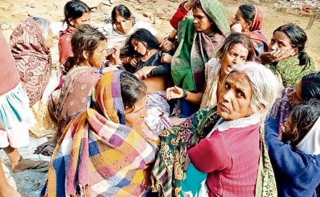 बिहार : छत से छात्र को नीचे फेंका, मौत