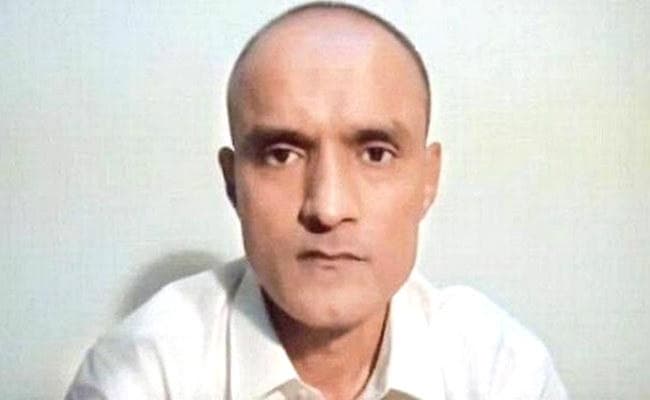 कुलभूषण जाधव से मुलाकात के लिए परिवार पहुंचा पाक, शार्पशूटर के साथ सुरक्षा के पुख्ता इंतजाम
