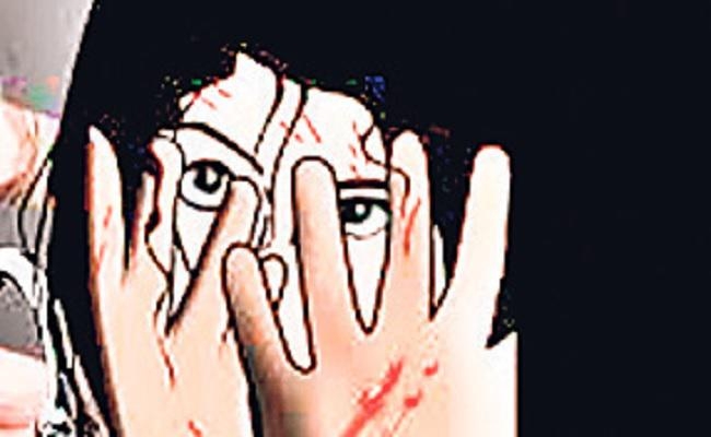 दुष्कर्म के बाद युवती को दिया शादी का प्रलोभन, फिर जबरन गर्भपात करा शादी से मुकरा आरोपी…