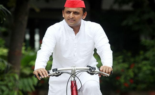 क्या ”साइकिल” छोड़ ”मोटरसाइकिल” की सवारी करेंगे अखिलेश ?
